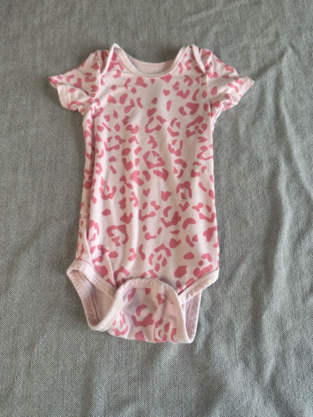 Kyte BABY Pink Leopard Print Short-Sleeve One-Piece Bodysuit